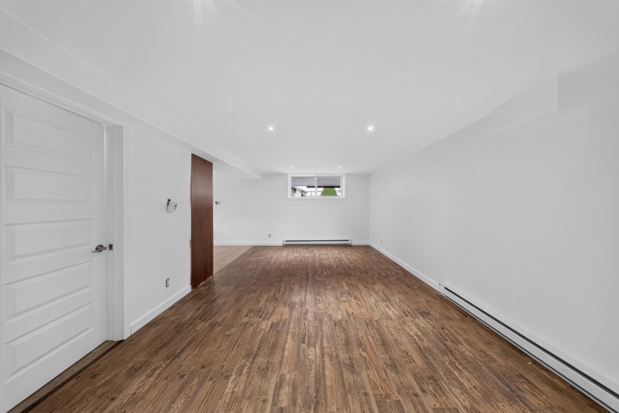 Salon — 1 Rue Gaudord, Lac-Brome