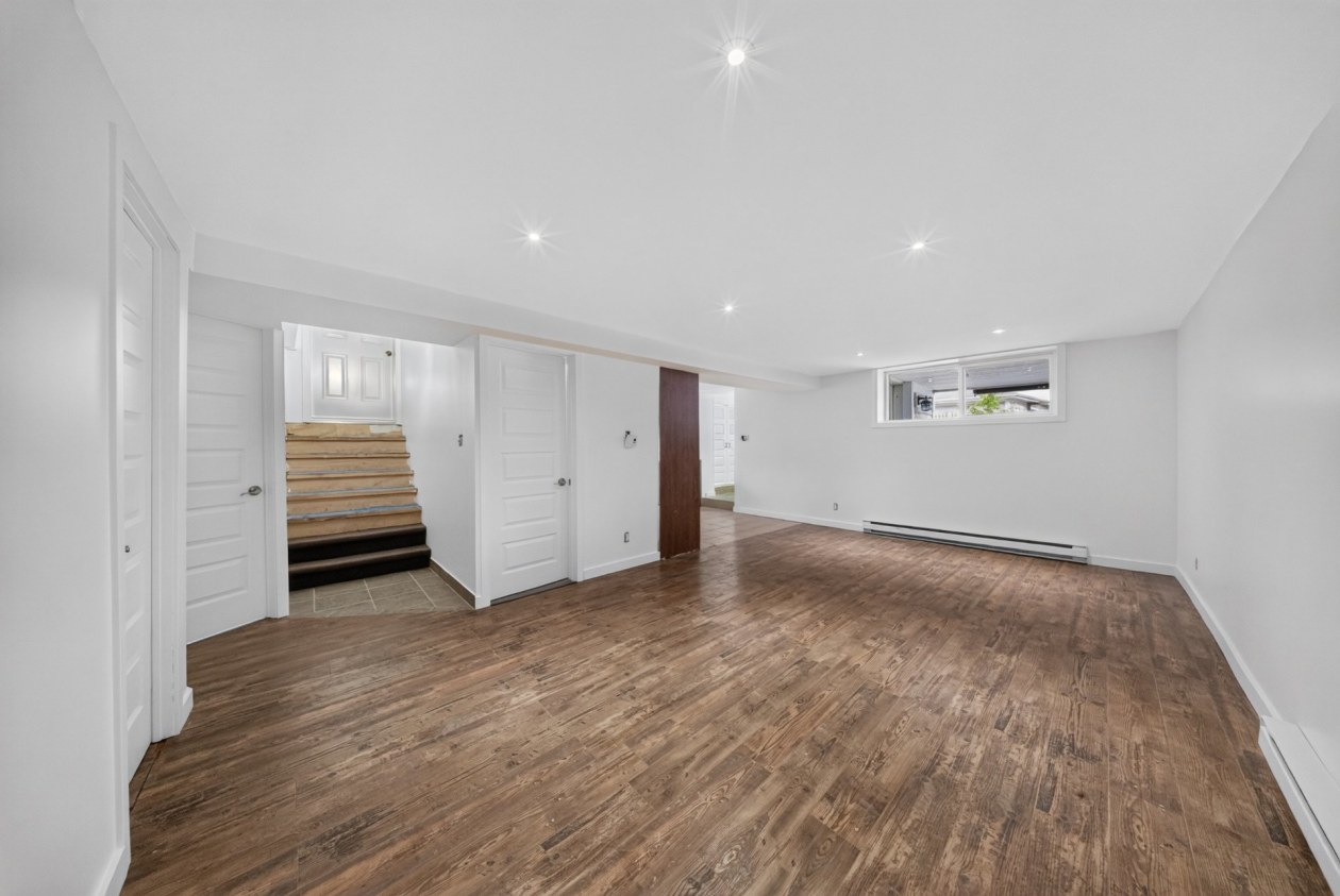 Salon — 1 Rue Gaudord, Lac-Brome