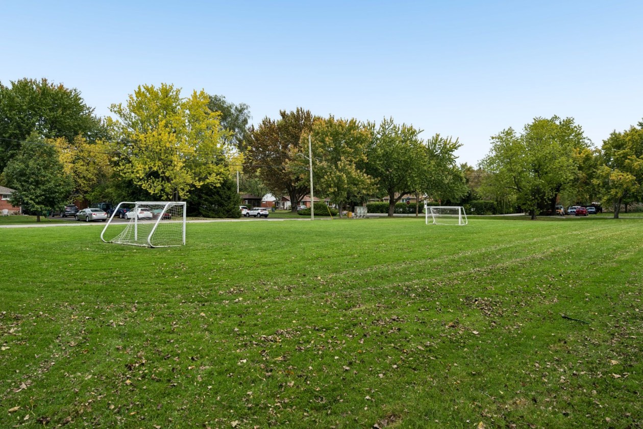 À proximité — 235 Green Circle, Dorval