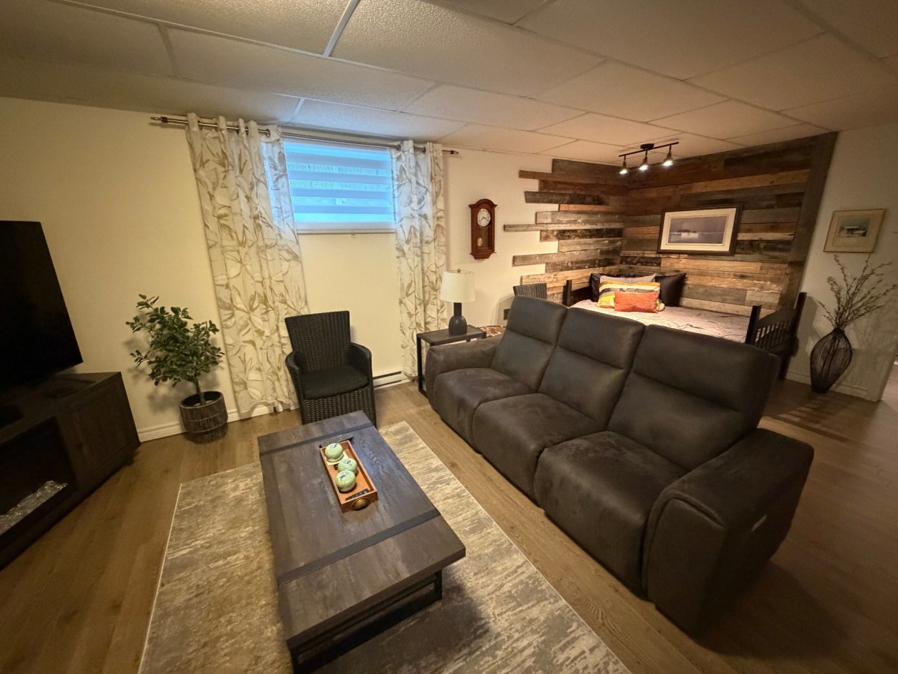 Salle familiale — 1626 Rue de la Prairie, Saguenay