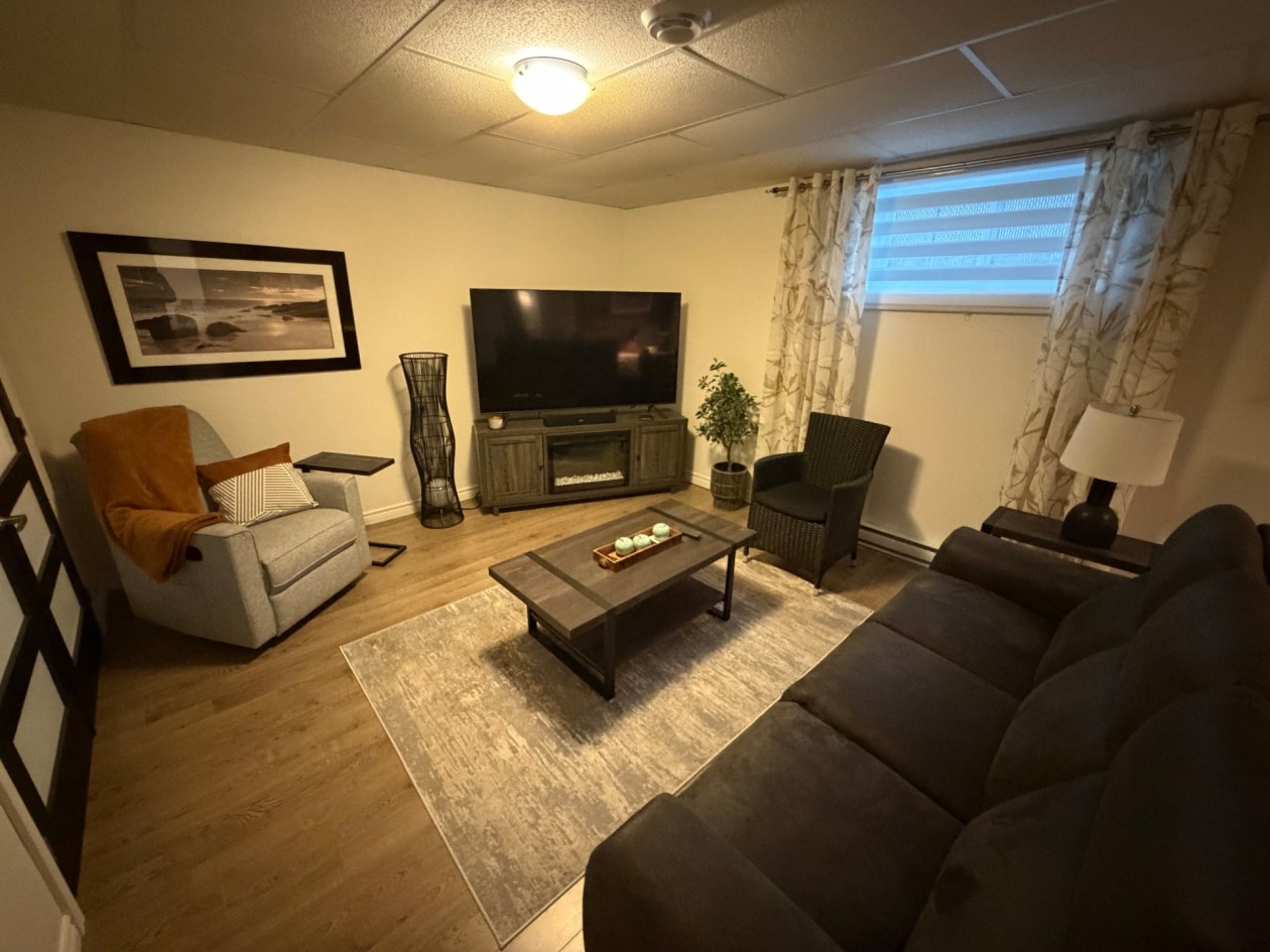 Salle familiale — 1626 Rue de la Prairie, Saguenay