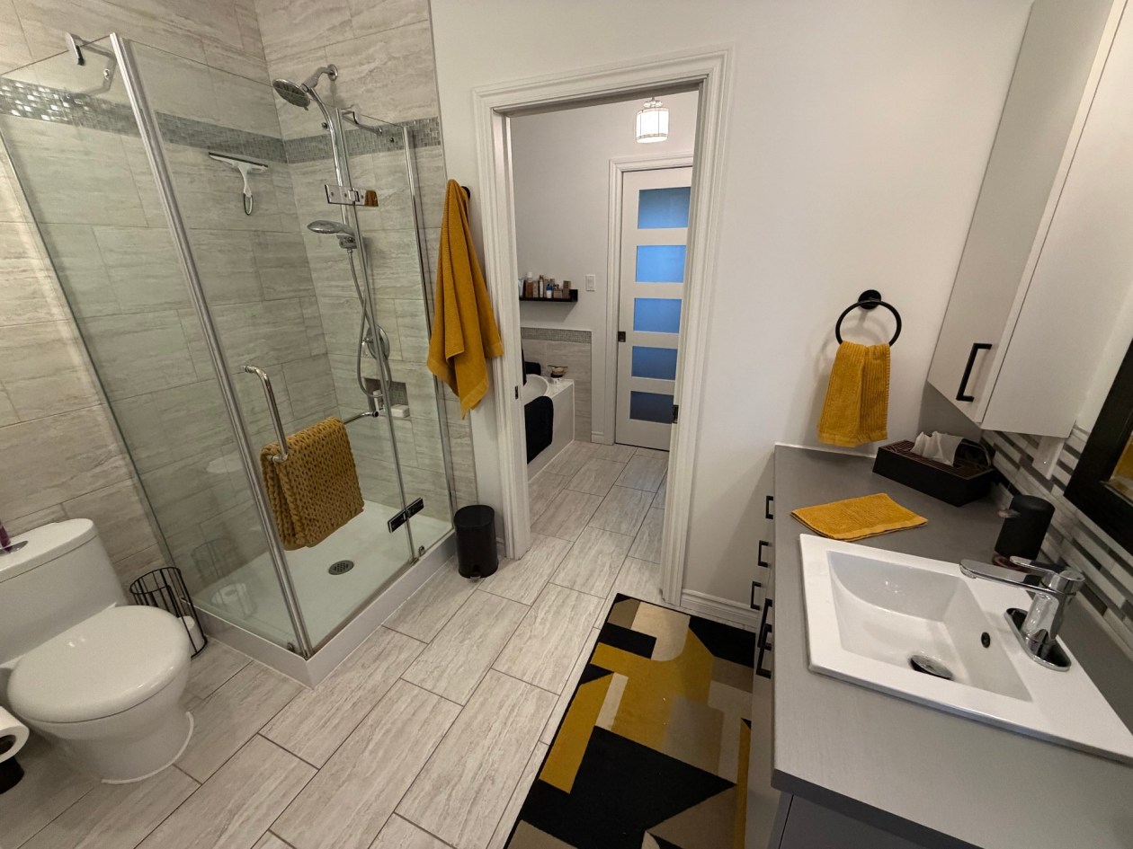 Salle de bains — 1626 Rue de la Prairie, Saguenay