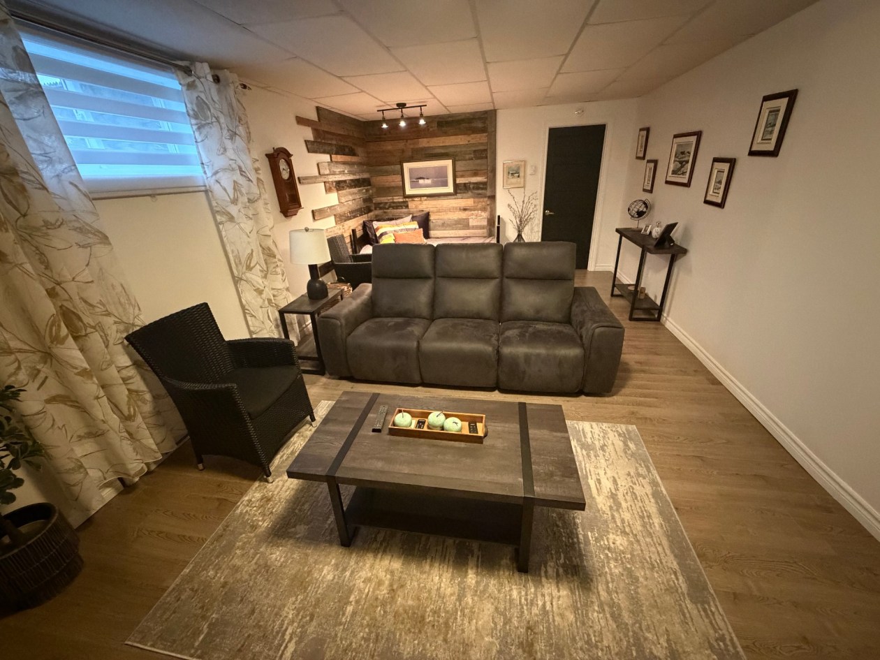 Salle familiale — 1626 Rue de la Prairie, Saguenay