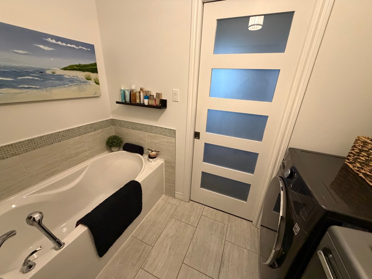 Salle de bains — 1626 Rue de la Prairie, Saguenay
