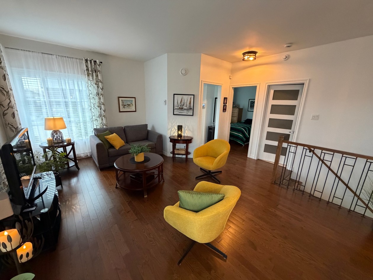 Salon — 1626 Rue de la Prairie, Saguenay