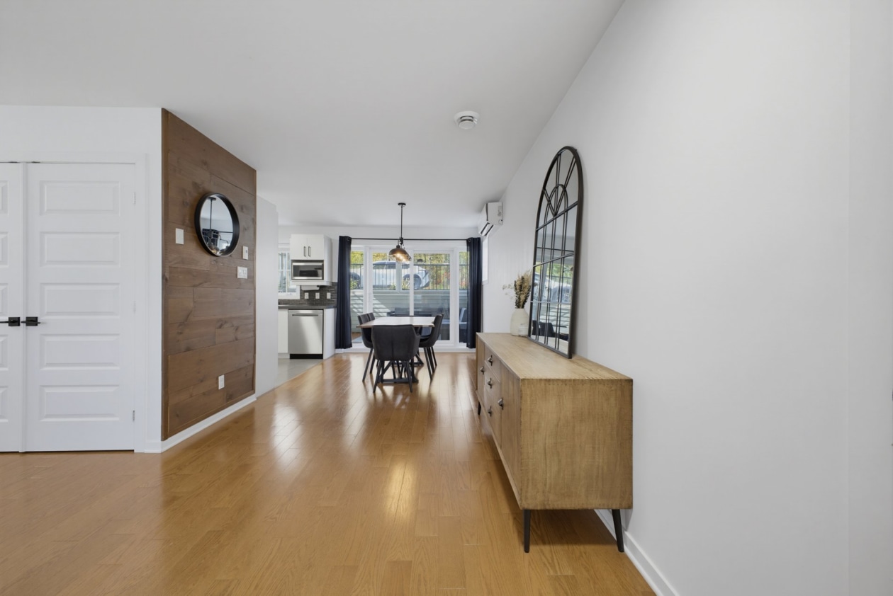 Corridor — 9715 Rue Yvon-Paiement, Mirabel