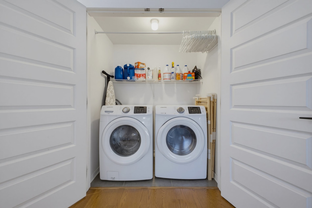 Salle de lavage — 9715 Rue Yvon-Paiement, Mirabel