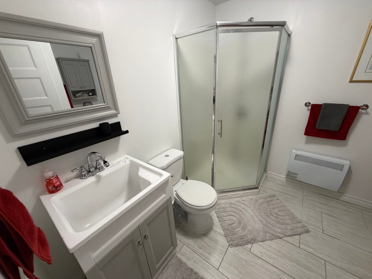 Salle de bains — 1626 Rue de la Prairie, Saguenay