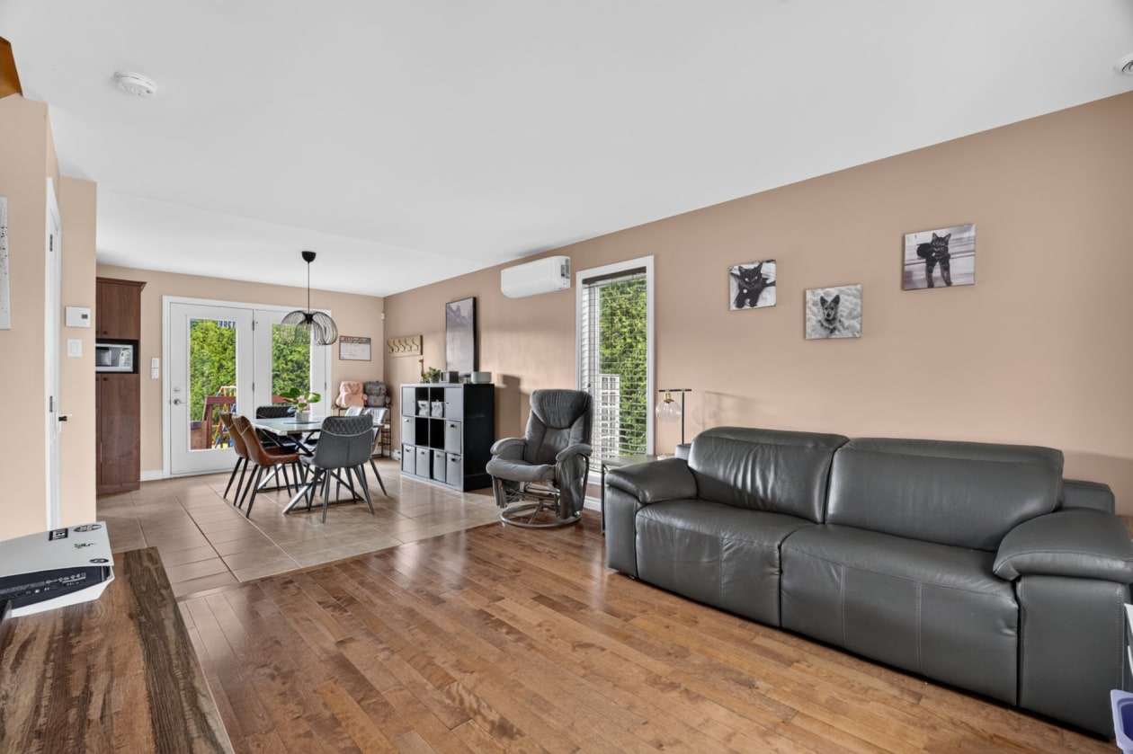 Salon — 1366Z Rue Hamon, Québec