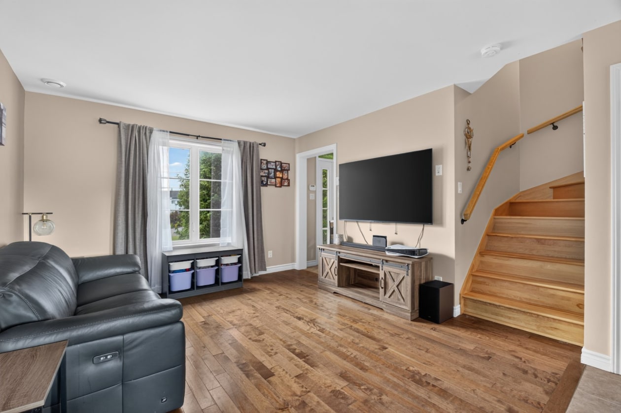 Salon — 1366Z Rue Hamon, Québec