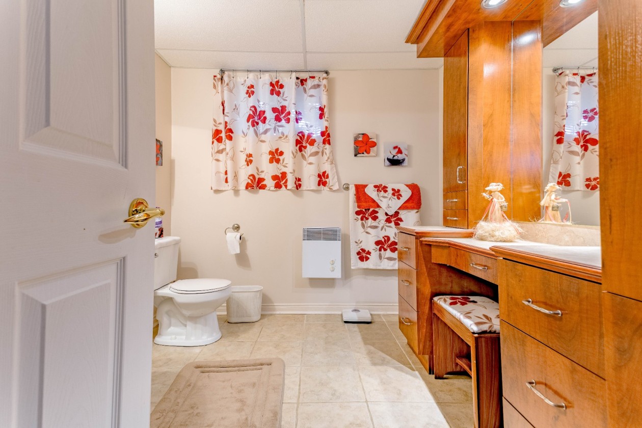 Salle de bains — 1242 Carré du Maire-Paquin, Trois-Rivières