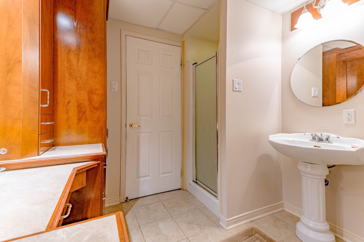 Salle de bains — 1242 Carré du Maire-Paquin, Trois-Rivières