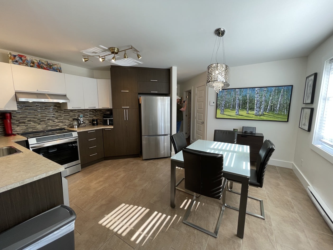 Cuisine — 2-33 Rue Demers, Saint-Apollinaire