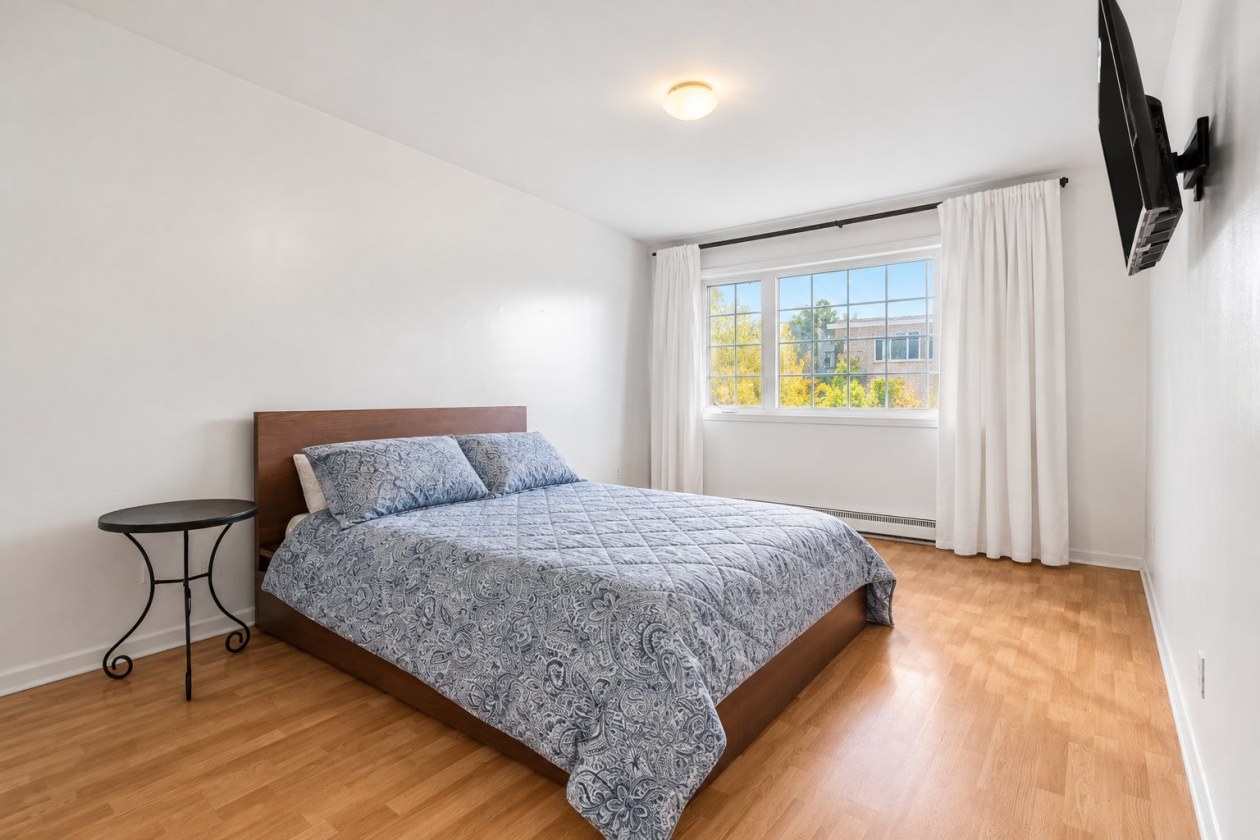 Chambre à coucher principale — 814 - 820 Av. Ponsard, Brossard