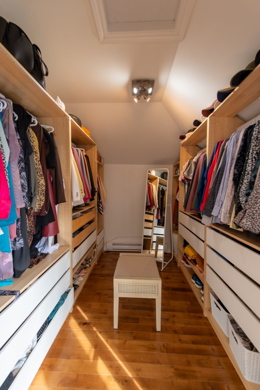 Penderie — 12 Rue Wakeham, Gaspé