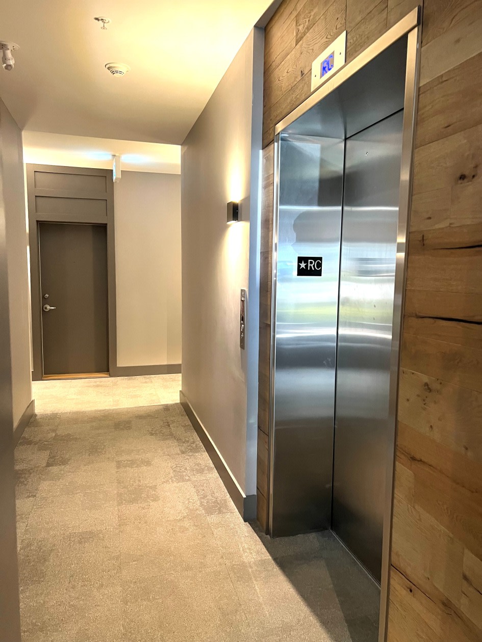 Ascenseur — 403-322 Rue Des Vétérans, Mont-Saint-Hilaire