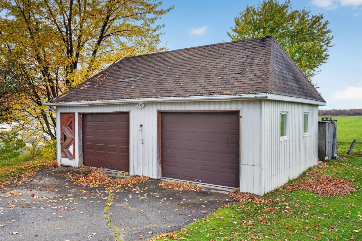 Garage — 2024 Rue du Pont, Saint-Lambert-de-Lauzon