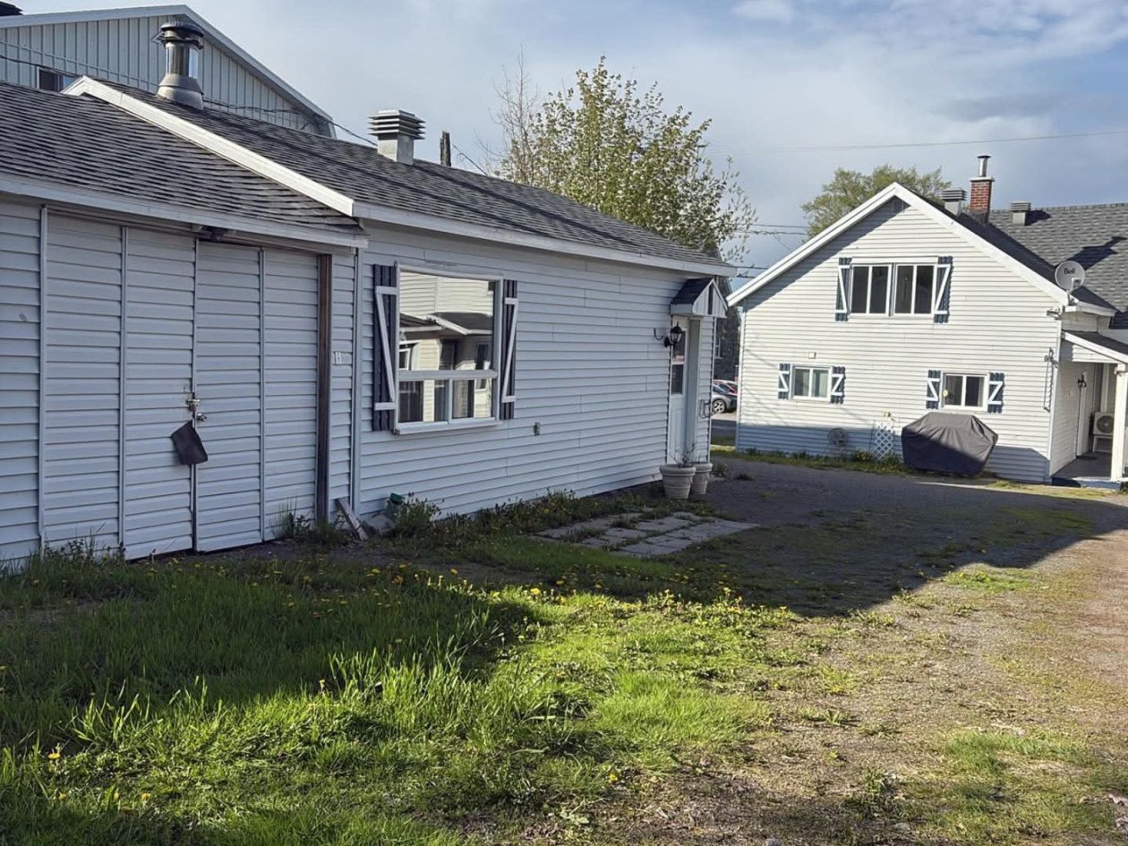 Garage — 28 Rte Elgin S, Saint-Pamphile