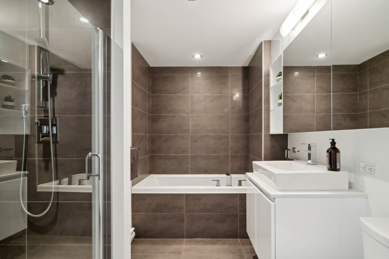 Salle de bains — 761 Rue des Carrières, Montréal