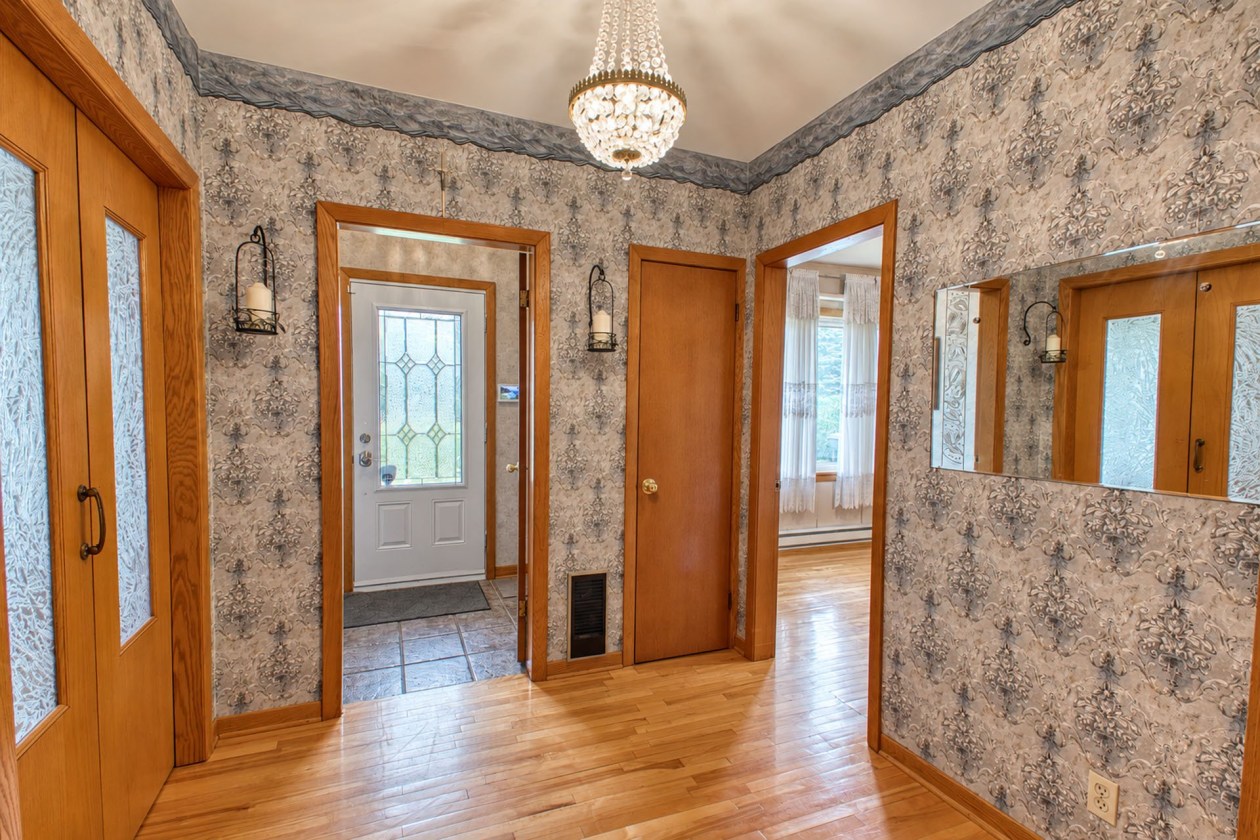Hall d'entrée — 2210 Rue d'Youville, Sherbrooke