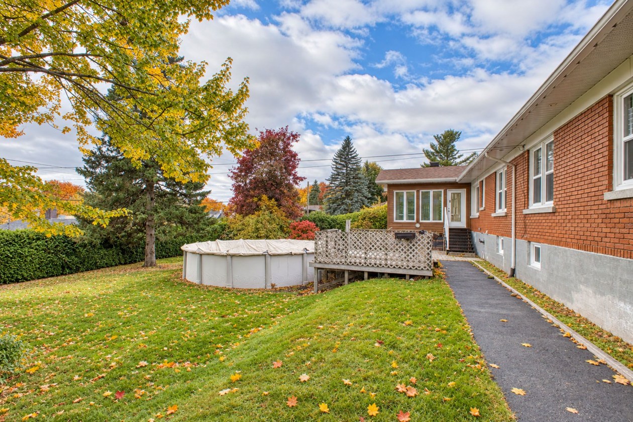 Extérieur — 2210 Rue d'Youville, Sherbrooke