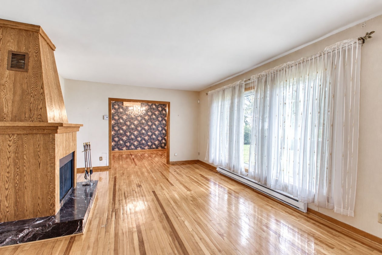Salon — 2210 Rue d'Youville, Sherbrooke