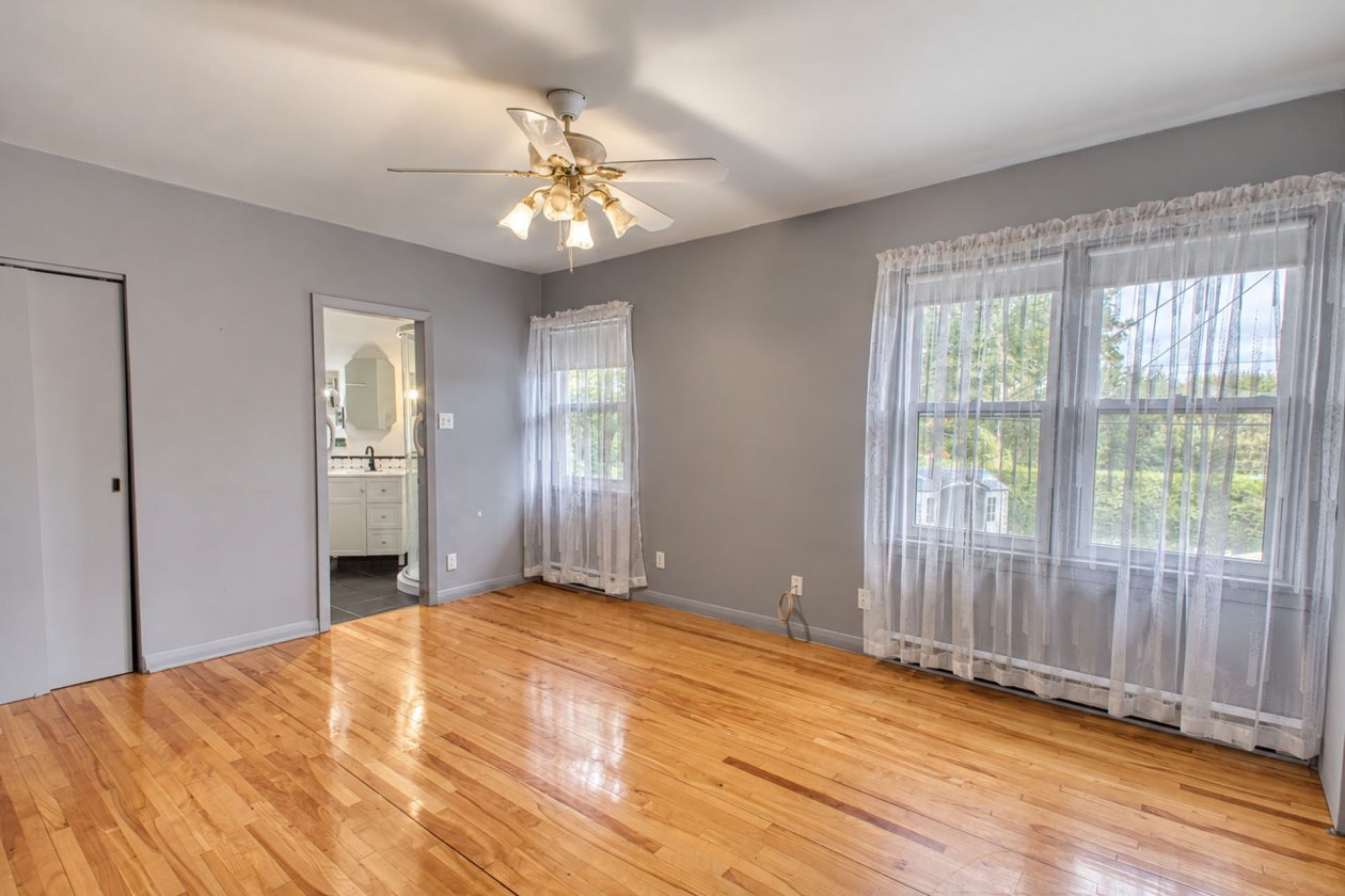 Chambre à coucher principale — 2210 Rue d'Youville, Sherbrooke