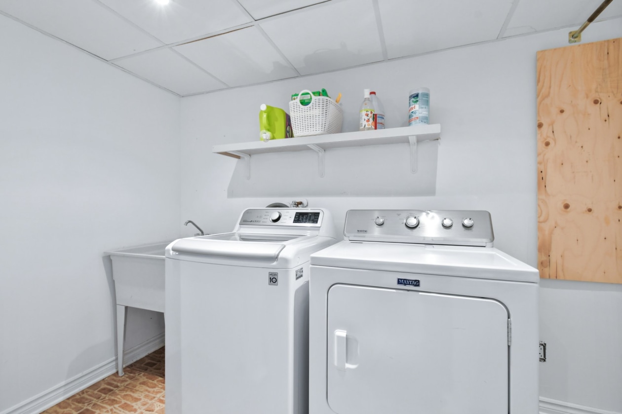 Salle de lavage — 150 Rue J.-C.-Wilson, Saint-Jérôme