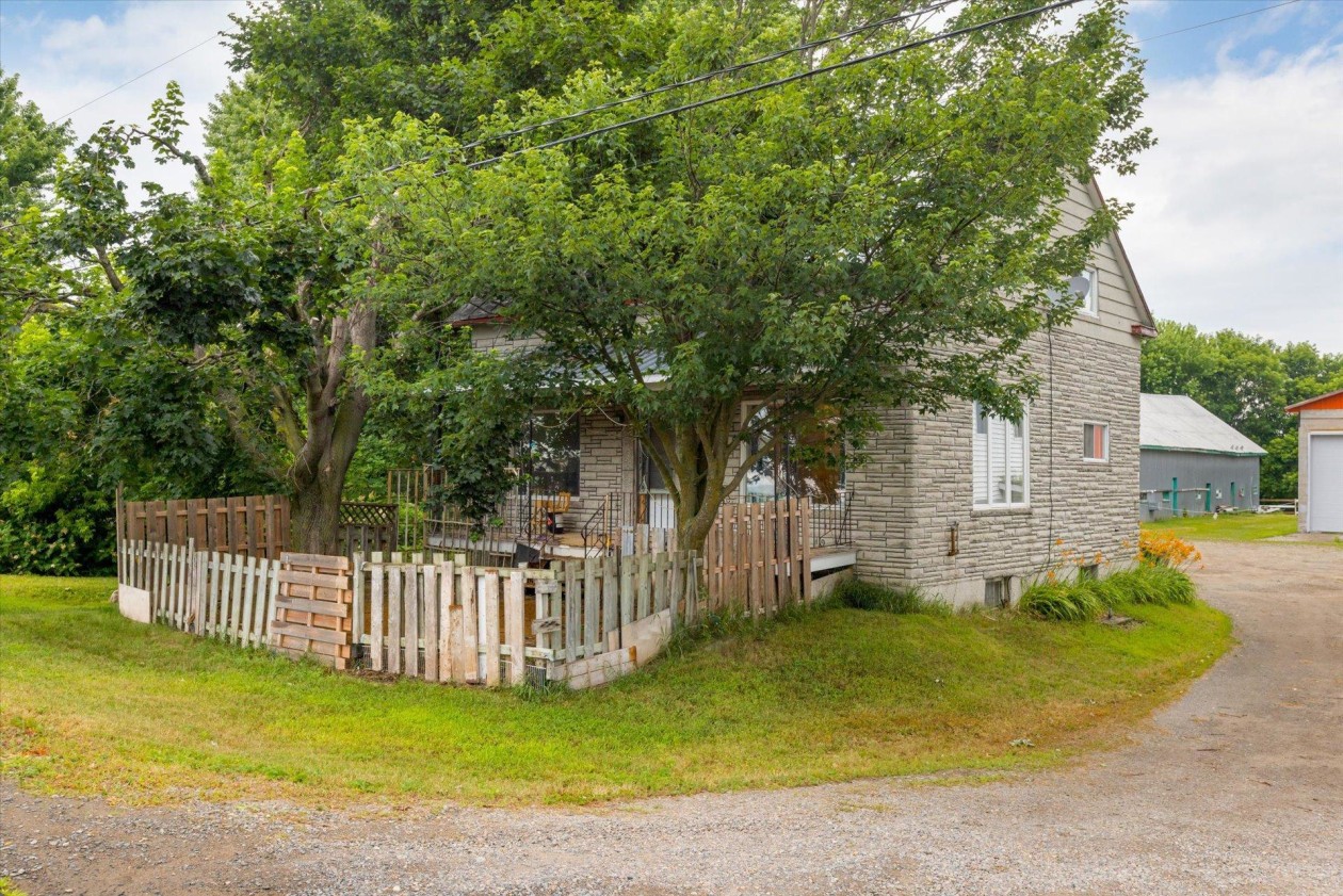 Façade — 266 - 270 Ch. de la Grande-Rivière, Saint-Barnabé