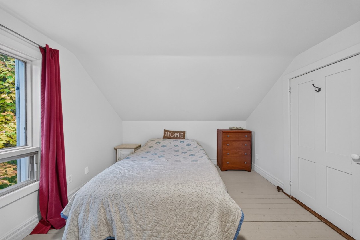 Chambre à coucher — 1250 Rue de l'Église, Saint-Félix-de-Kingsey