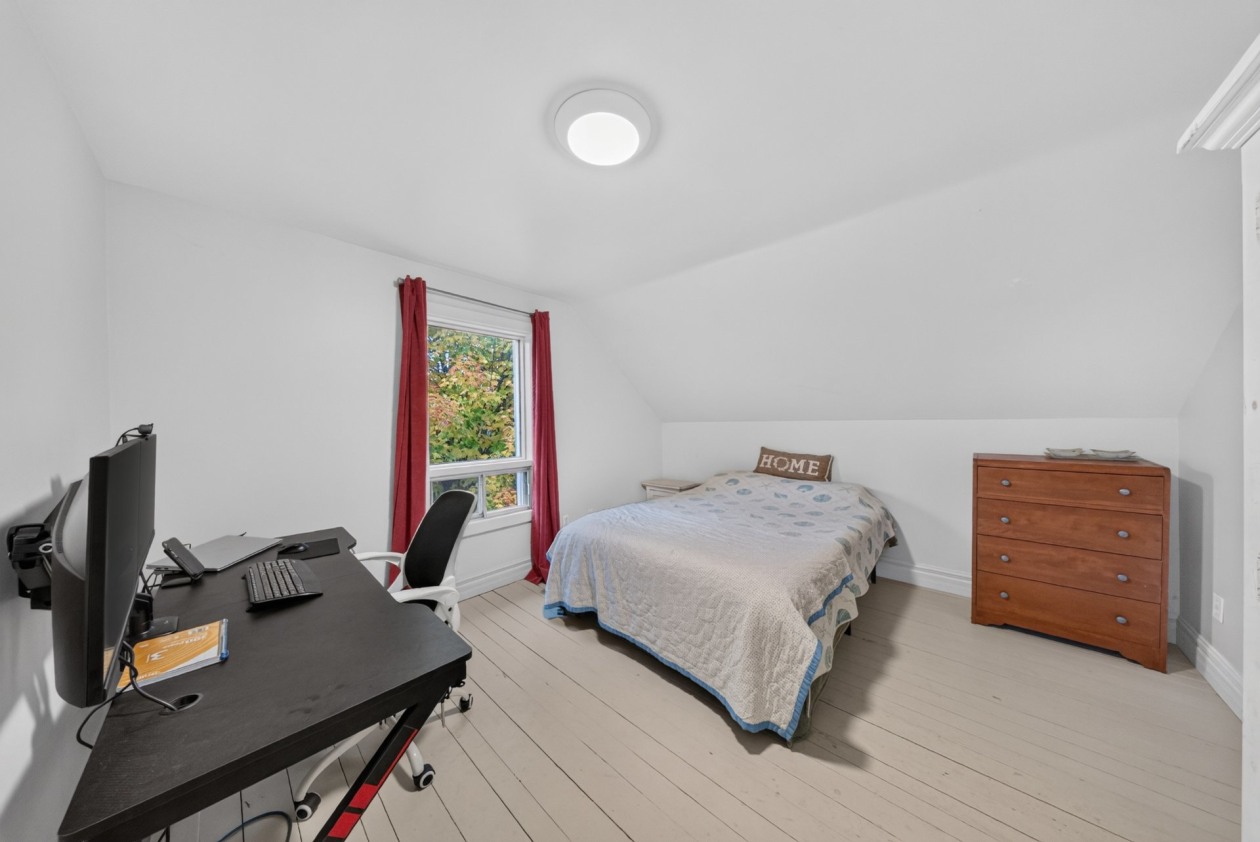 Chambre à coucher — 1250 Rue de l'Église, Saint-Félix-de-Kingsey
