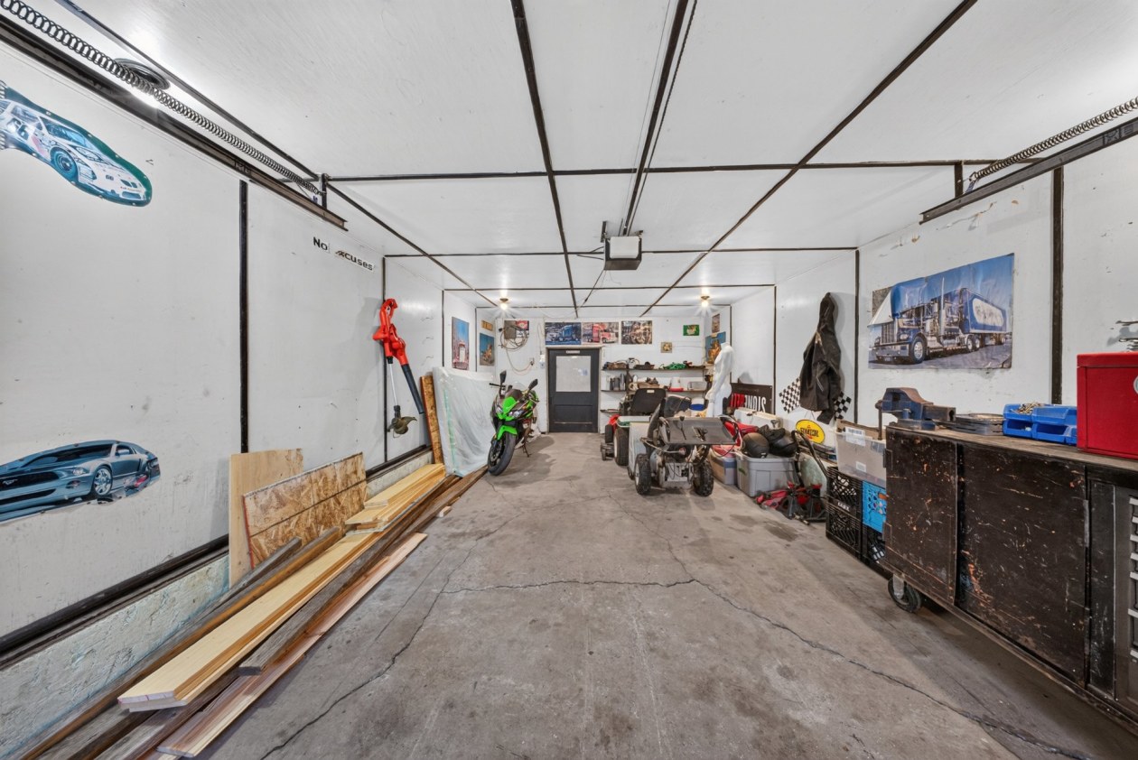 Garage — 1250 Rue de l'Église, Saint-Félix-de-Kingsey