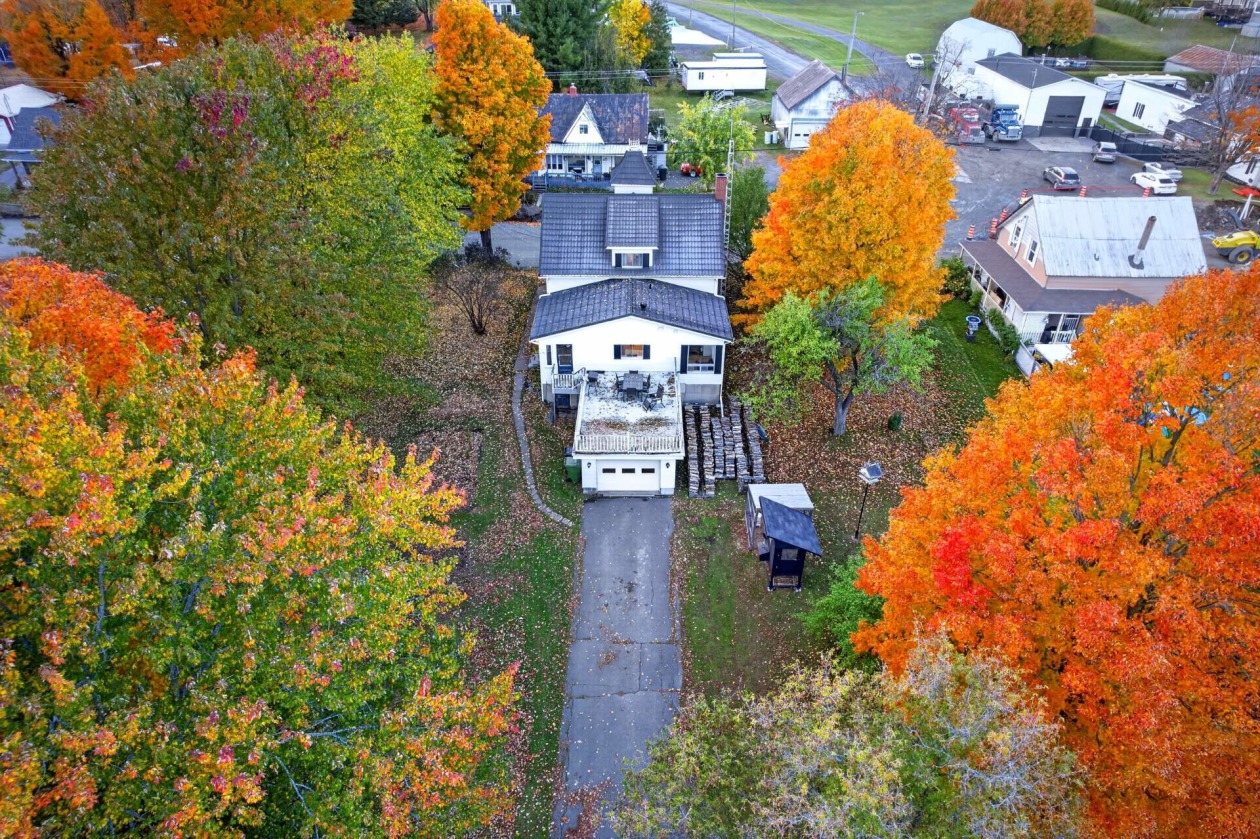 Photo aérienne — 1250 Rue de l'Église, Saint-Félix-de-Kingsey