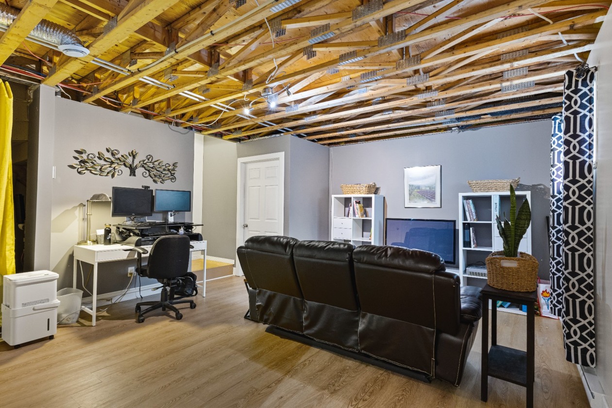 Salle familiale — 111 Rue Jean-Paul-Lemieux, Cowansville