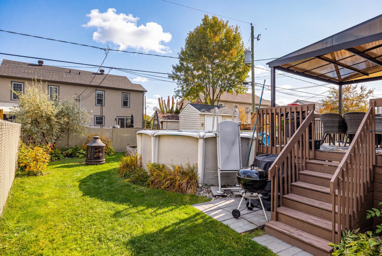 Cour — 111 Rue Jean-Paul-Lemieux, Cowansville