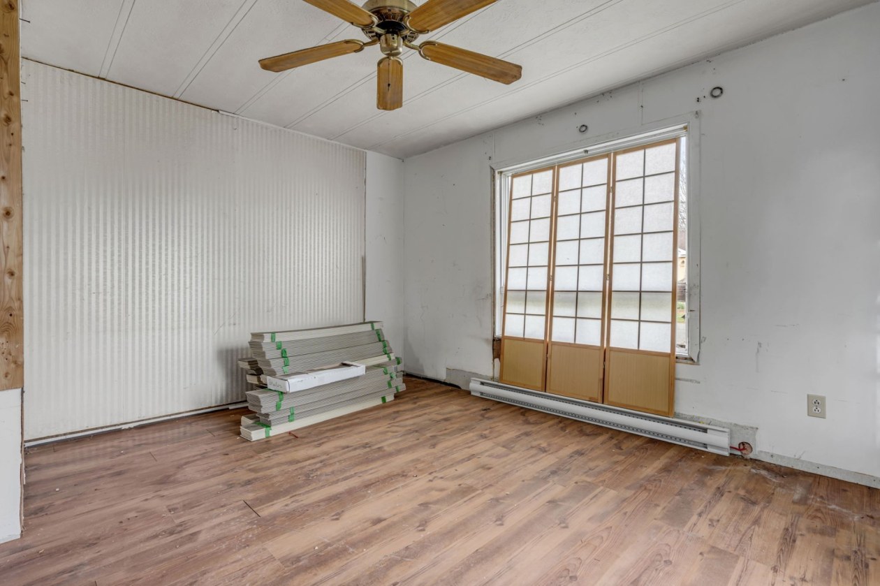 Salon — 127 Rue Nelson, Portneuf