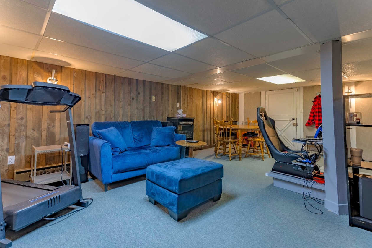 Salle familiale — 605 115e Rue, Shawinigan