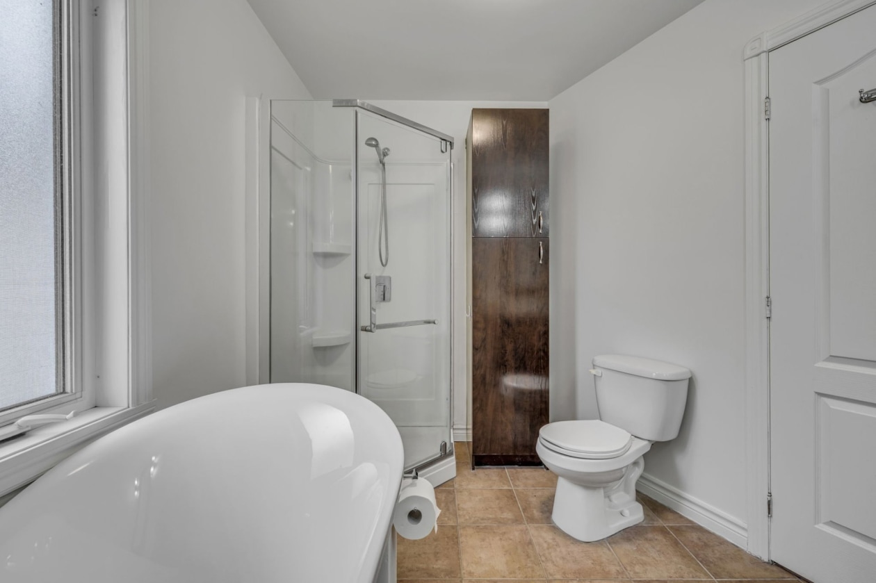 Salle de bains — 112 Rue du Vitrier, Saint-Augustin-de-Desmaures