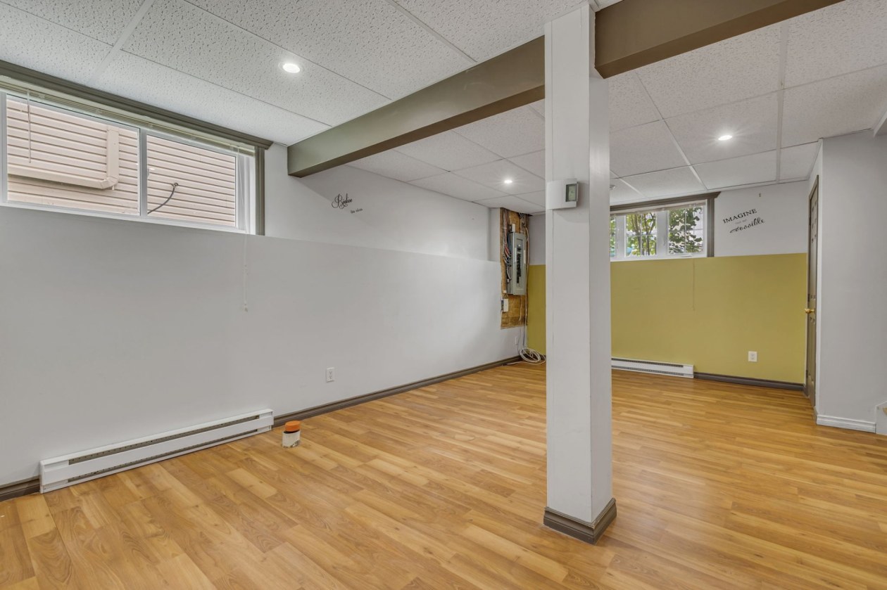 Salle familiale — 112 Rue du Vitrier, Saint-Augustin-de-Desmaures