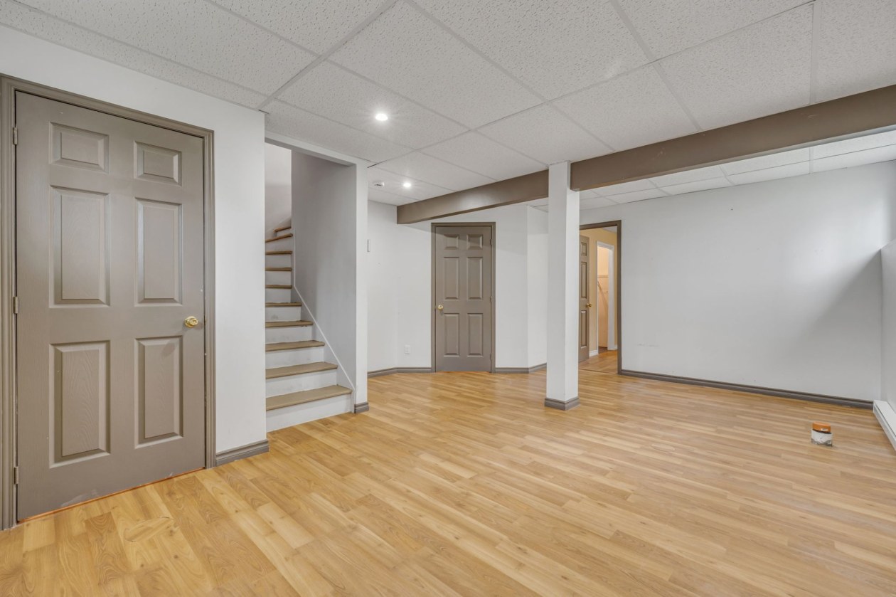 Salle familiale — 112 Rue du Vitrier, Saint-Augustin-de-Desmaures