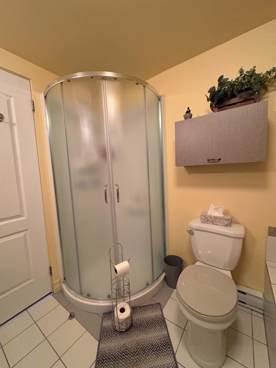 Salle de bains — 3421 Rue Cabot, Saguenay