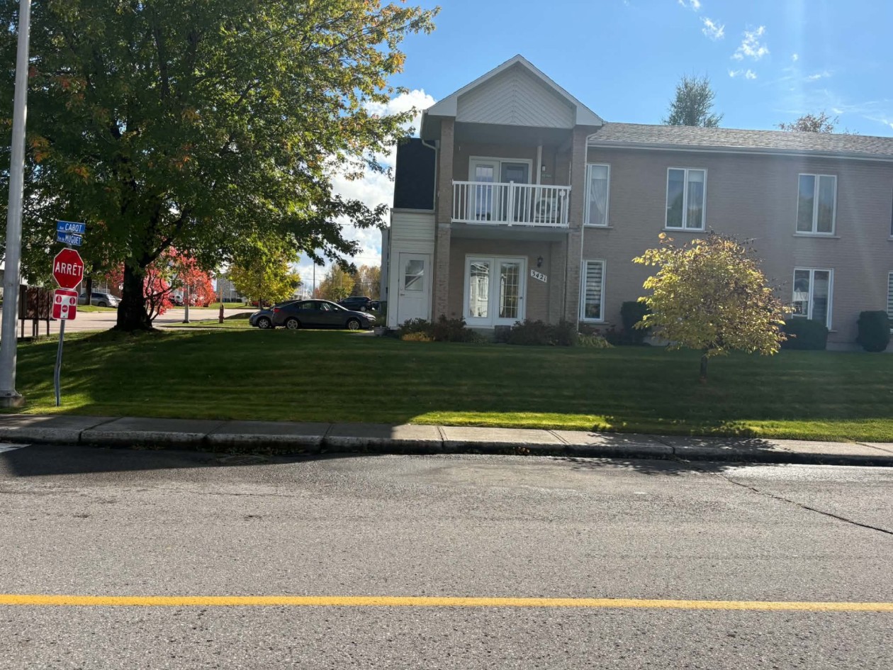 Façade — 3421 Rue Cabot, Saguenay