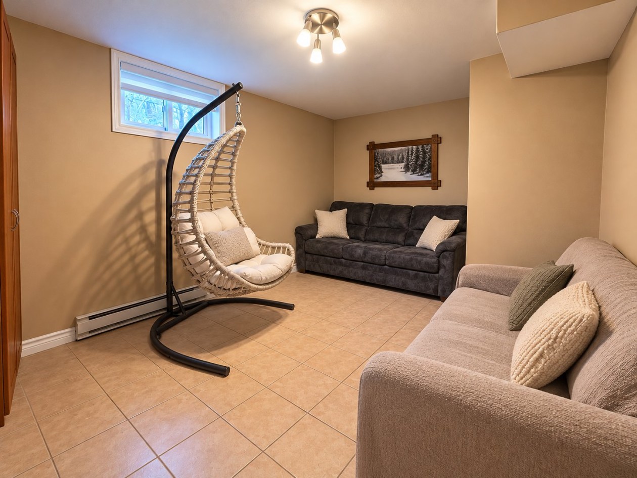 Salle familiale — 379 Rue Nil-Boucher, Saint-Ambroise