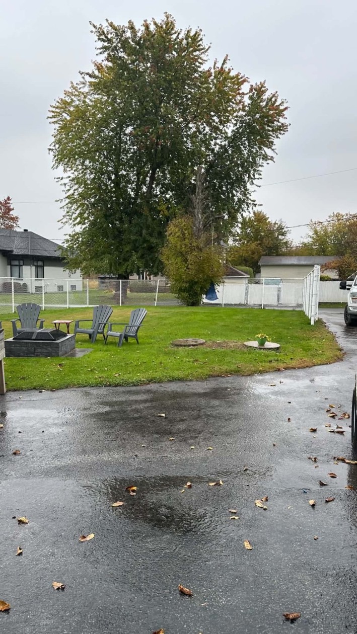 Extérieur — 4045 Boul. des Mille-Îles, Laval