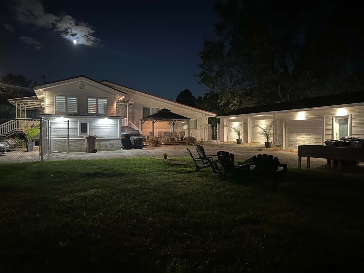 Cour — 4045 Boul. des Mille-Îles, Laval