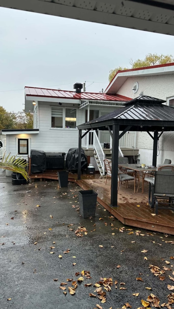 Extérieur — 4045 Boul. des Mille-Îles, Laval