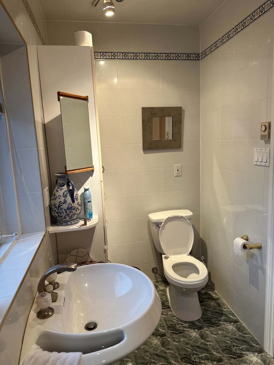 Salle de bains — 4045 Boul. des Mille-Îles, Laval