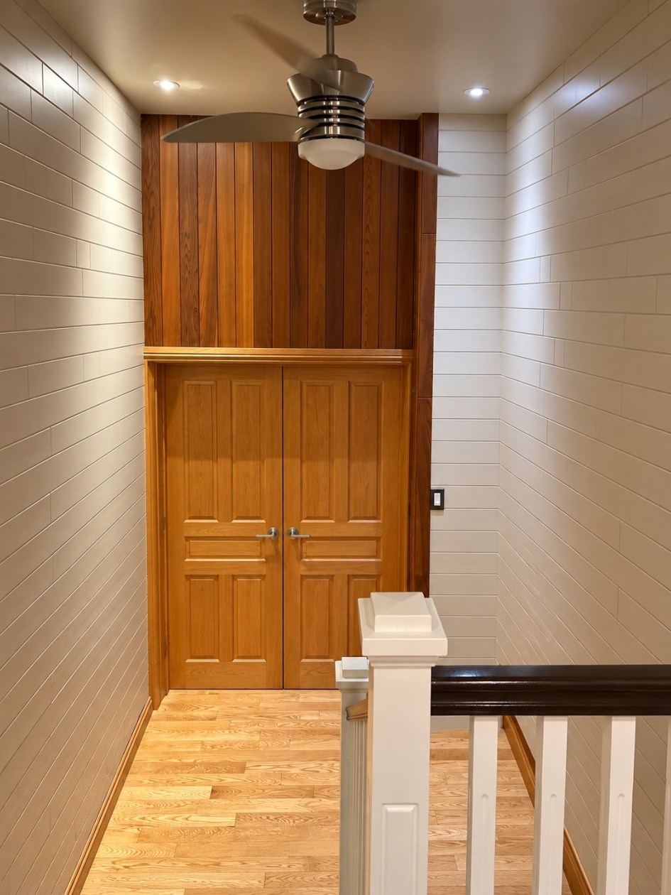 Escalier — 4045 Boul. des Mille-Îles, Laval