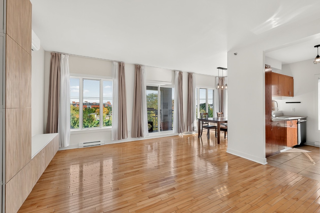 Salon — 3080 Rue du Trianon, Montréal