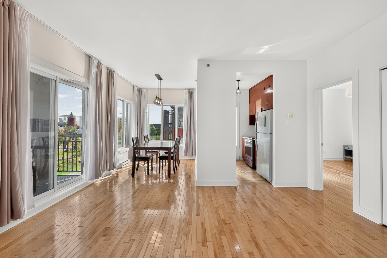 Salon — 3080 Rue du Trianon, Montréal
